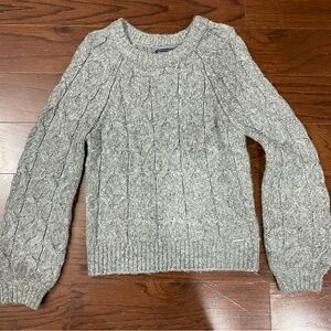 Abercrombie & Fitch Gray Cable Knit Sweater